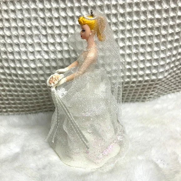 Hallmark Holiday Keepsake Ornament - Picture 4 of 5